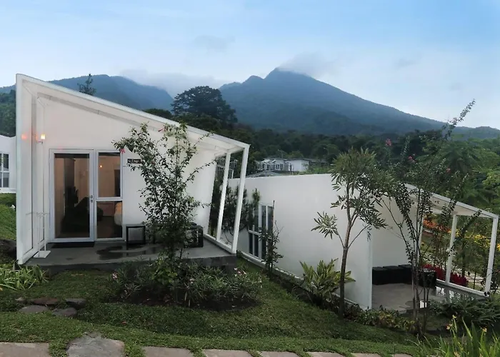 Leuweung GeledeganHotel di Bogor